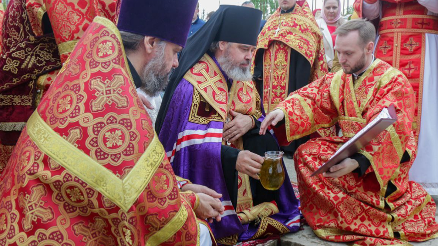Главная картинка новости: В Новороссийске заложили камень в основание нового храма