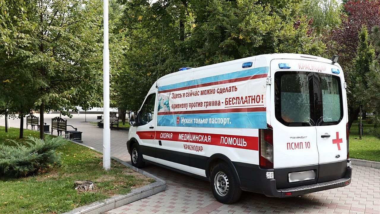 Главная картинка новости: В Новороссийске заработали 2 мобильных пункта вакцинации