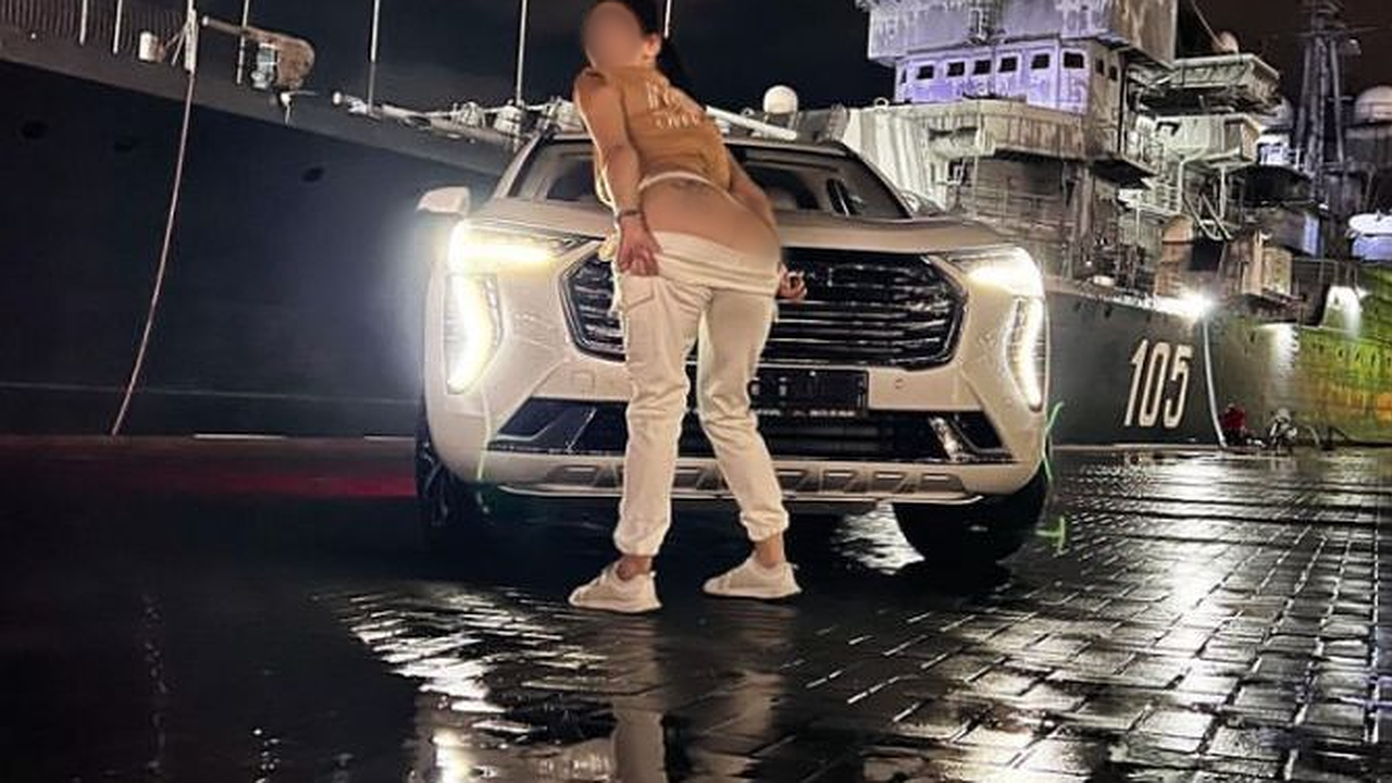 Главная картинка новости: Полиция Новороссийска начала проверку из-за фото с голыми ягодицами на фоне Кутузова