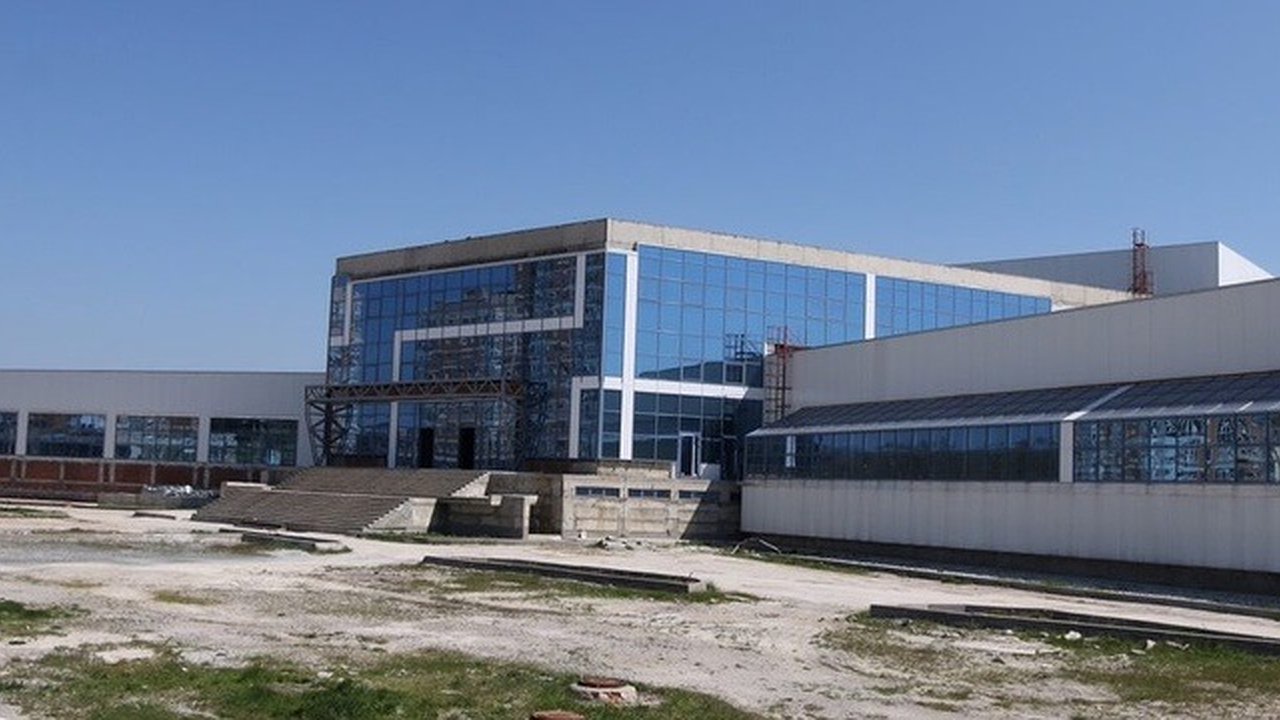 Главная картинка новости: Администрация расторгла контракт с подрядчиком, реализующим проект Дворец Олимпийских видов спорта «Черноморский» в Новороссийске