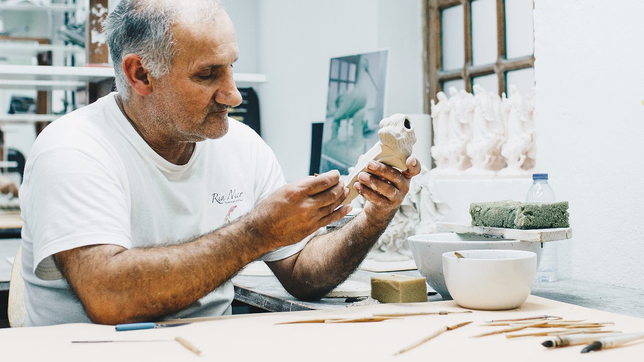 Главная картинка новости: Для ветеранов труда России вступили новые правила