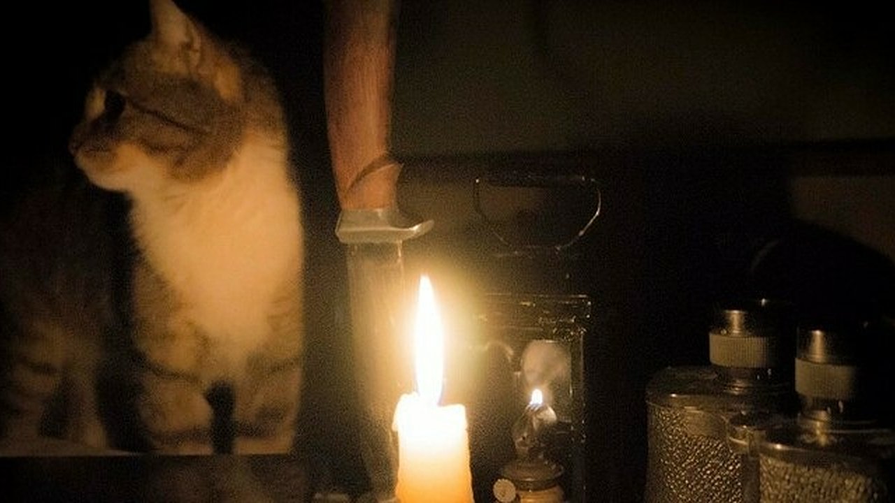 Главная картинка новости: Жителей Новороссийска просят экономить электричество