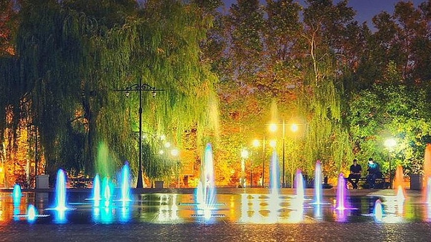 Главная картинка новости: Из-за жары в Новороссийске выключат городскую подсветку
