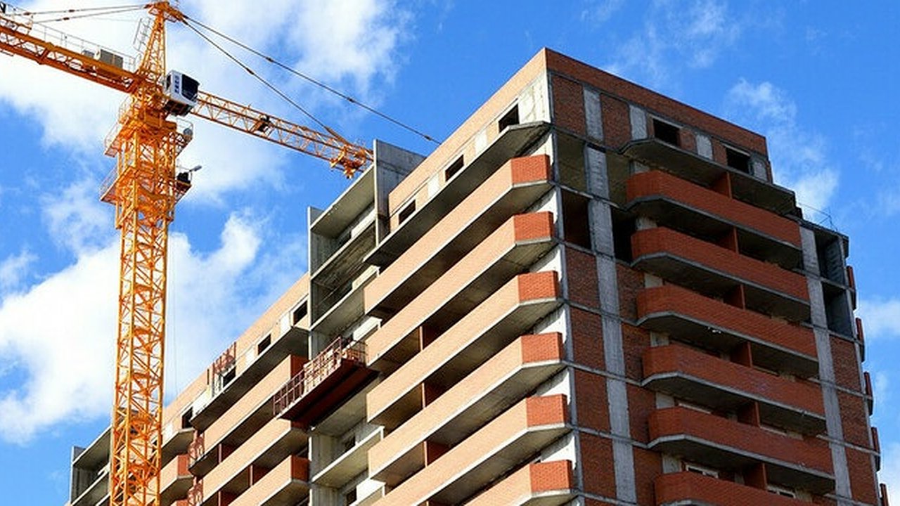 Главная картинка новости: По объемам ввода жилья Новороссийск занял ТОП-2 в рейтинге городов России