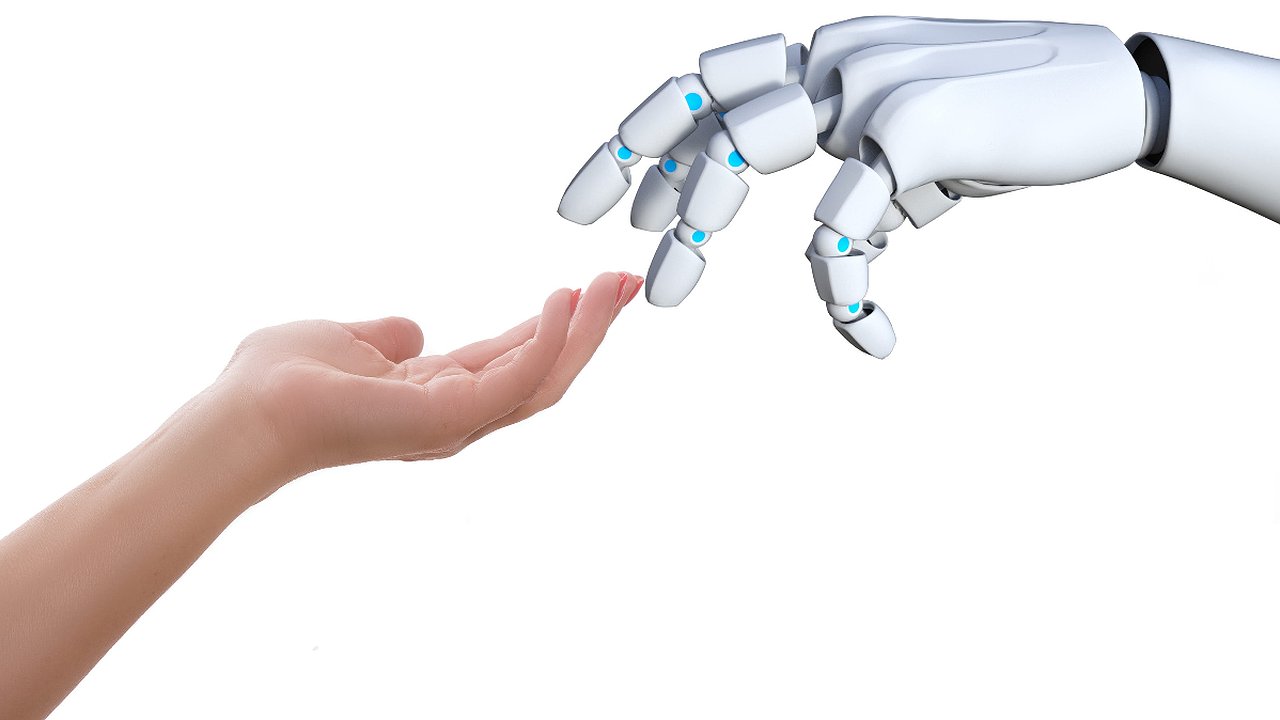 Главная картинка новости: В Новороссийске проводят тесты с роботом, который отвечает на поток жалоб