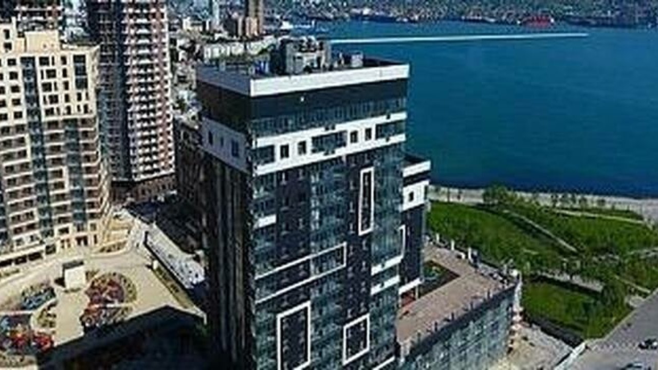 Главная картинка новости: Неподъемные цены на жилье в Новороссийске