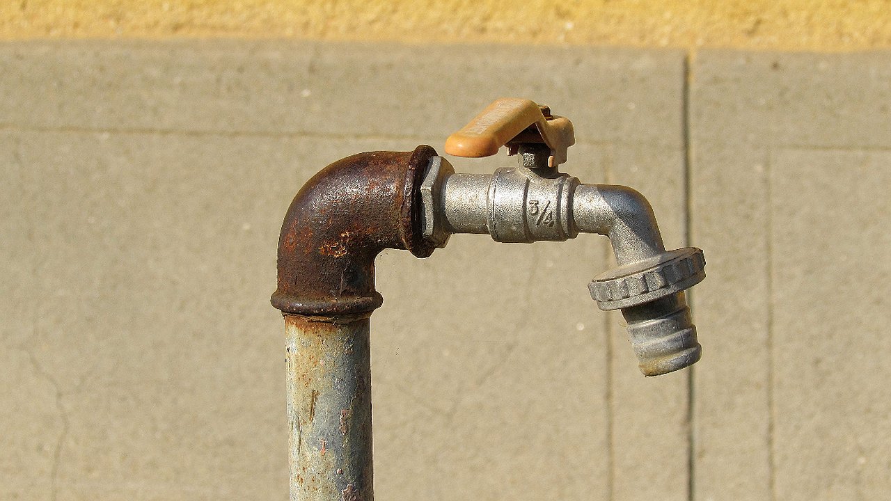 Главная картинка новости: Новороссийцам не стоит ждать улучшения водоснабжения в Августе