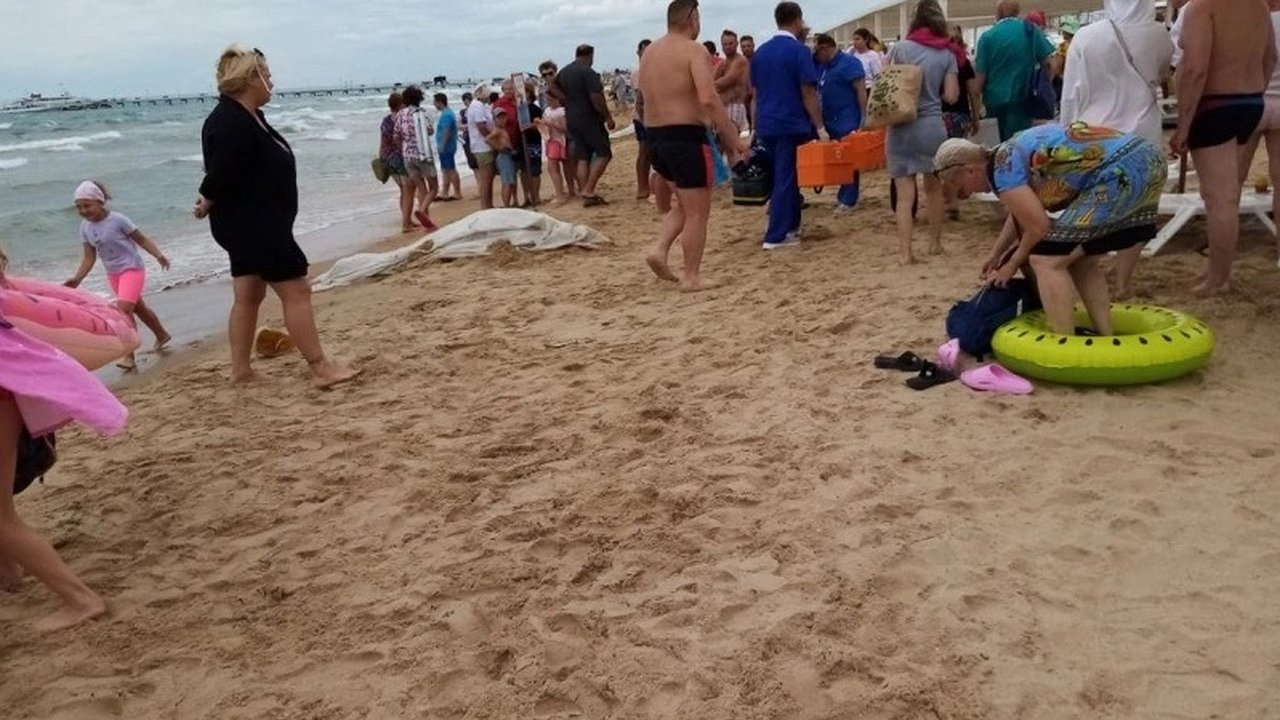 Главная картинка новости: В Анапе лишь за сутки утонуло 3 человека