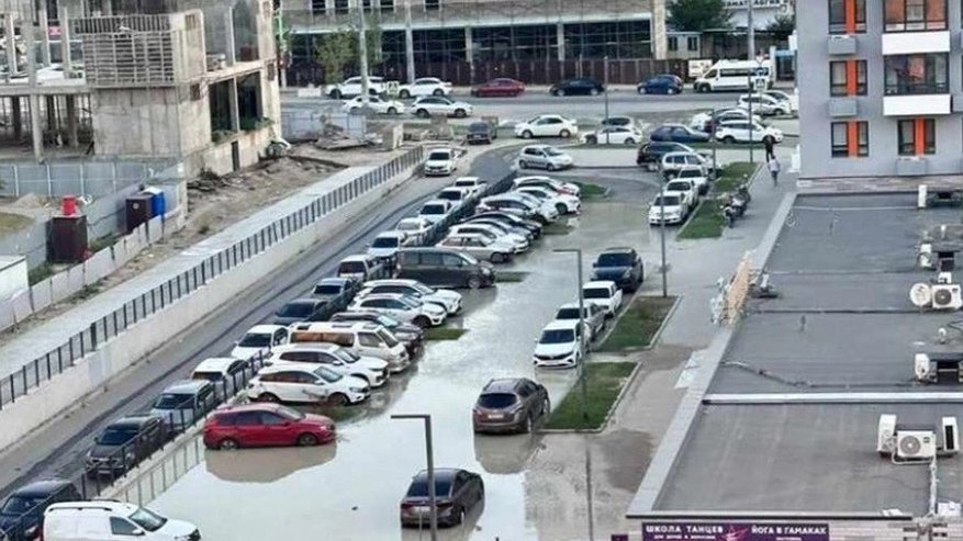 Главная картинка новости: В Южном районе Новороссийска снова произошла авария на водоводе