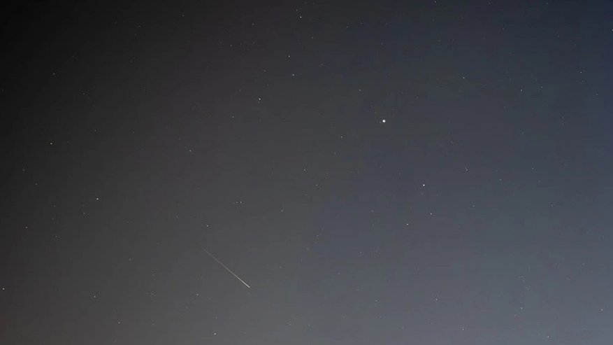 Главная картинка новости: Фотографы из Новороссийска запечатлели падающие звезды