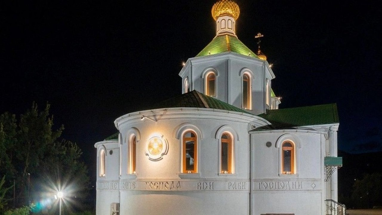 Главная картинка новости: Архитектурная подсветка появилась у храма святой блаженной Ксении Петербургской