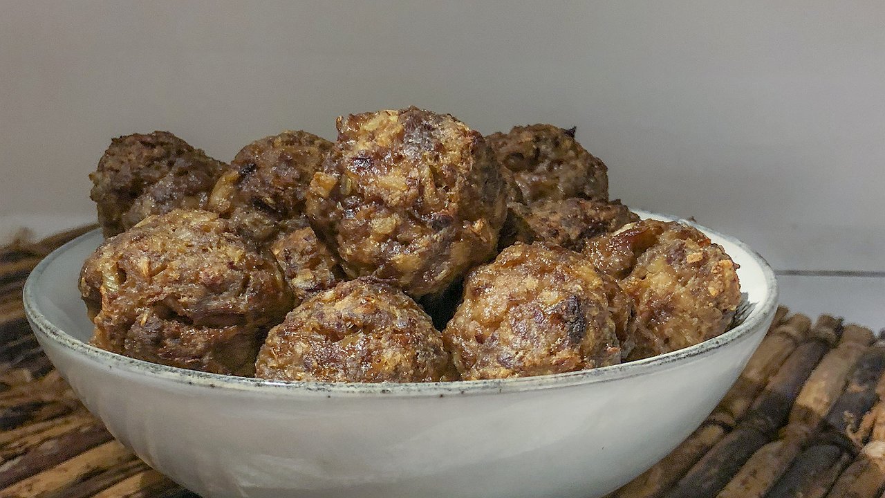 Главная картинка новости: Что делать, чтобы не было чёрной сажи во время жарки котлет