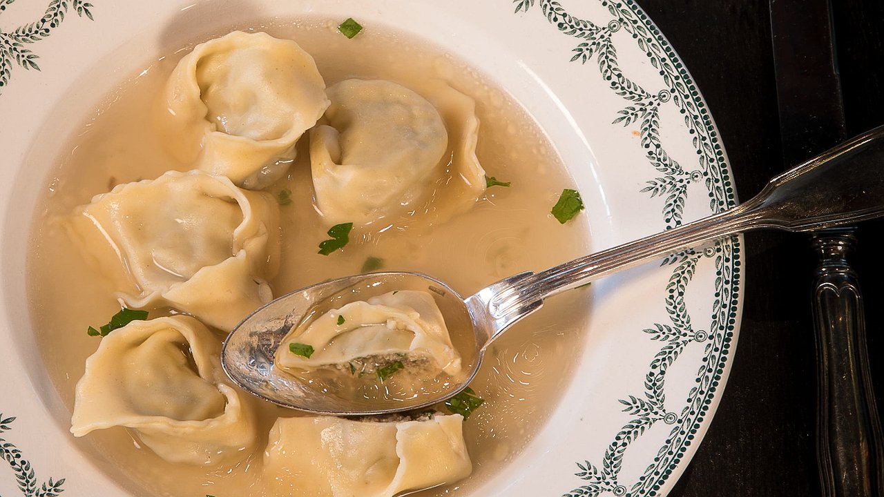 Главная картинка новости: Там мясо: в Роскачестве назвали лучшие марки пельменей