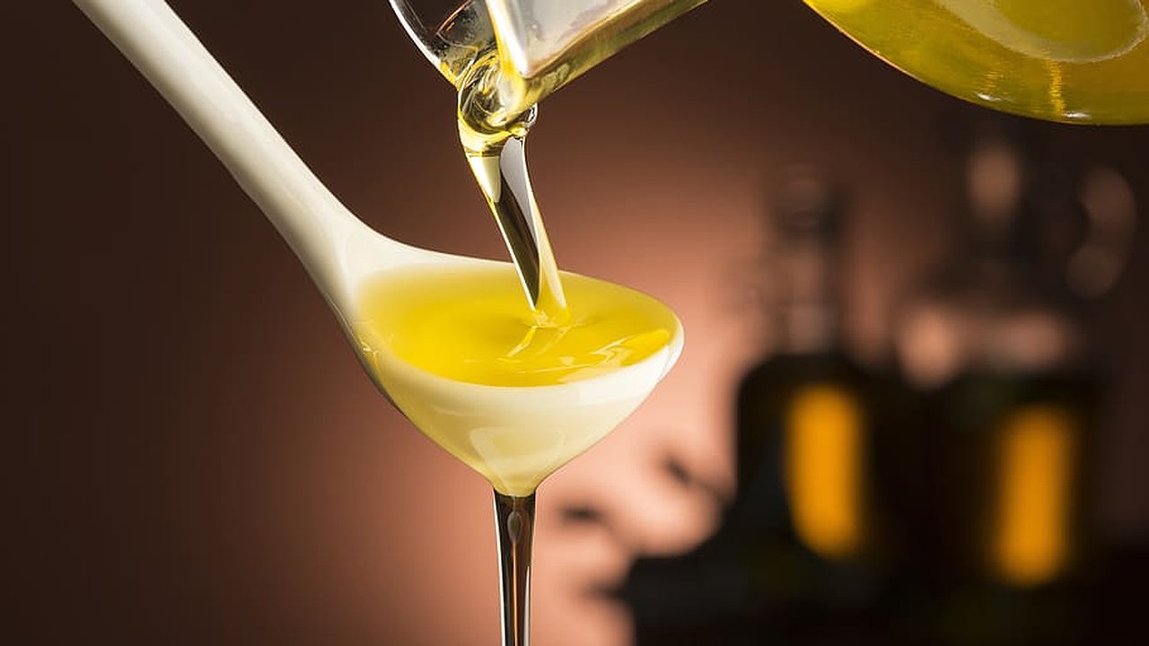 Главная картинка новости: Его можно брать всегда: в Роскачестве назвали лучшие марки подсолнечного масла