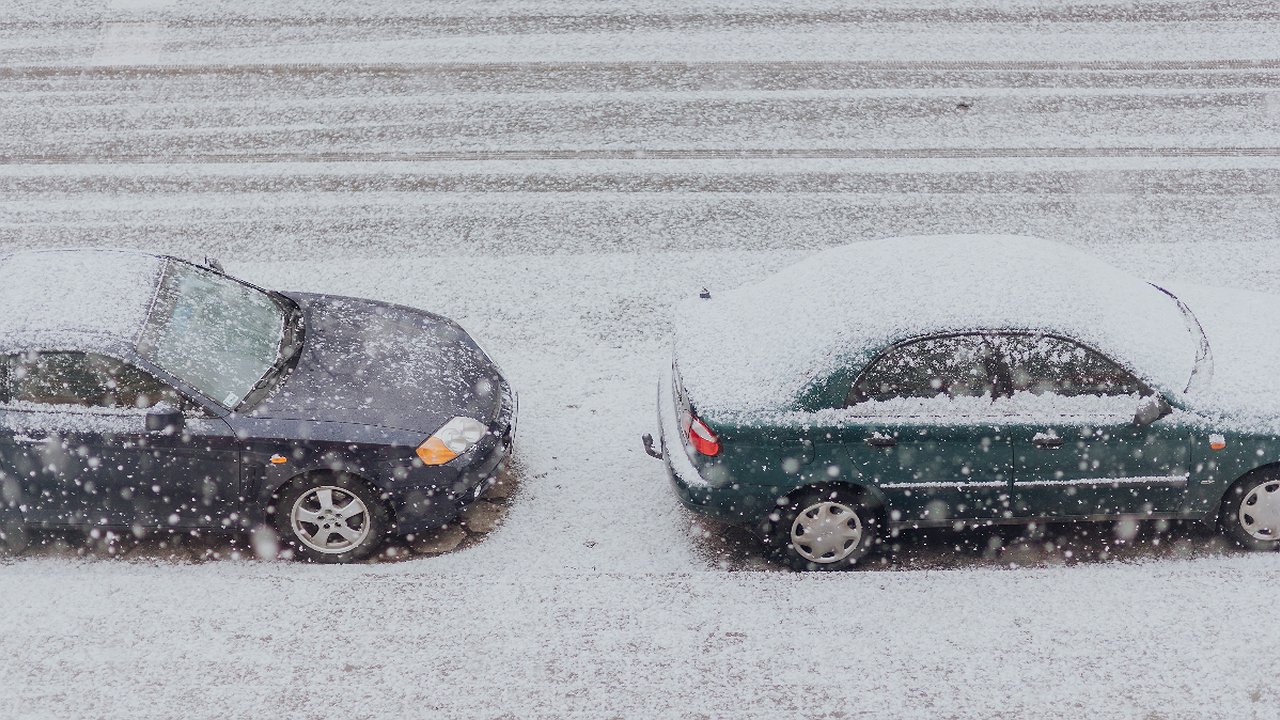 Главная картинка новости: Синоптики рассказали, когда в этом году уже выпадет первый снег