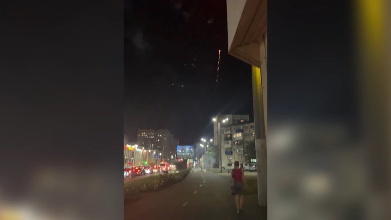 Главная картинка новости: Жители Новороссийска требуют запретить фейерверки