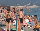 На пляжах Новороссийска и других курортных городов края полный аншлаг