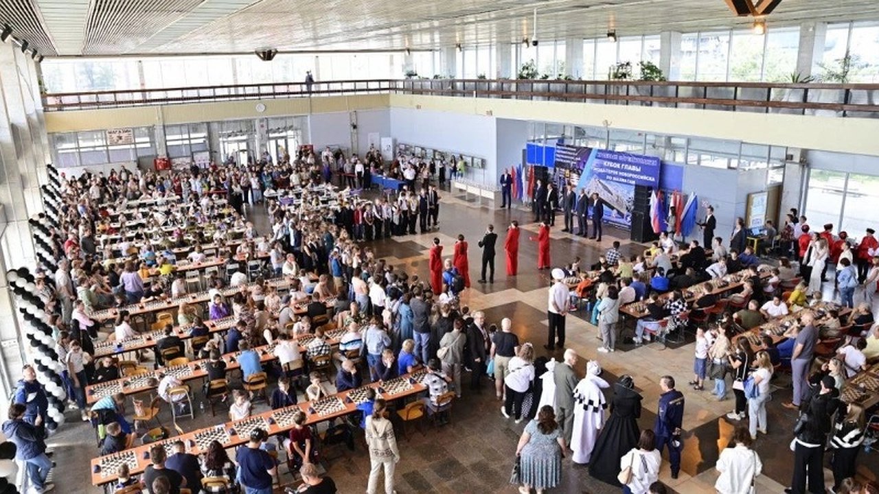 Главная картинка новости: Юбилейные краевые соревнования по быстрым шахматам в Новороссийске