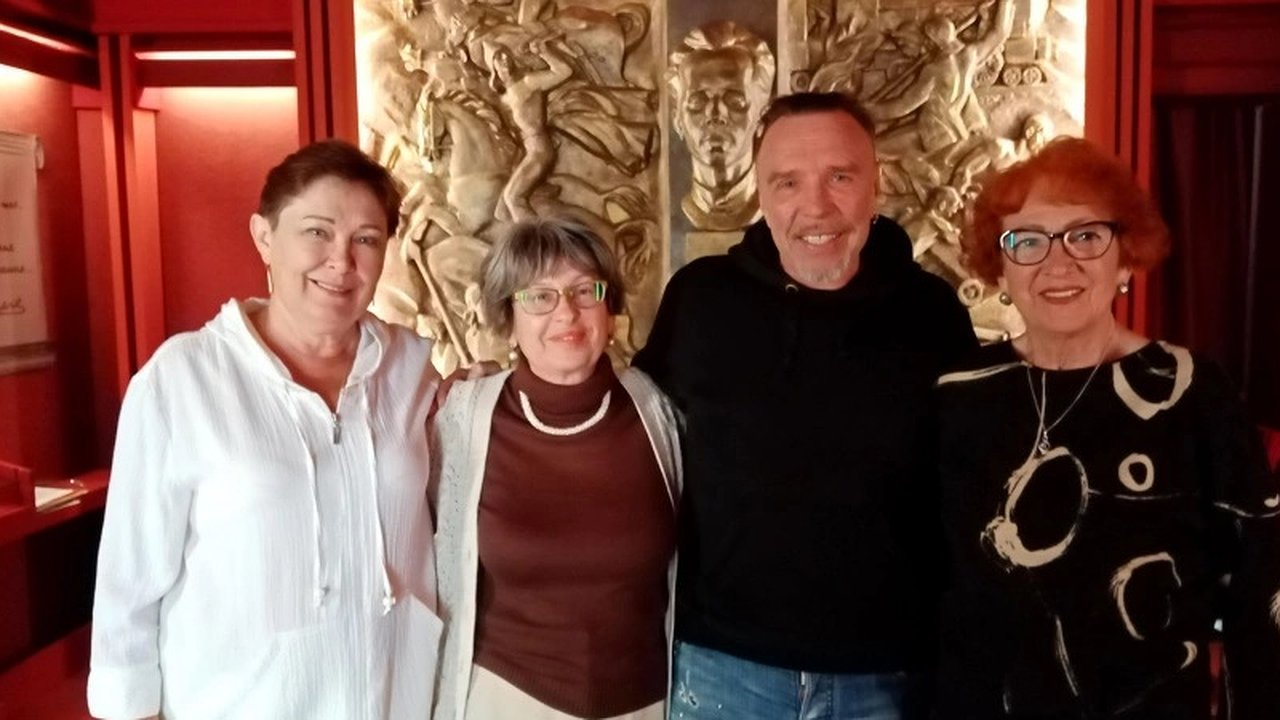 Главная картинка новости: Гарик Сукачёв посетил музей Николая Островского