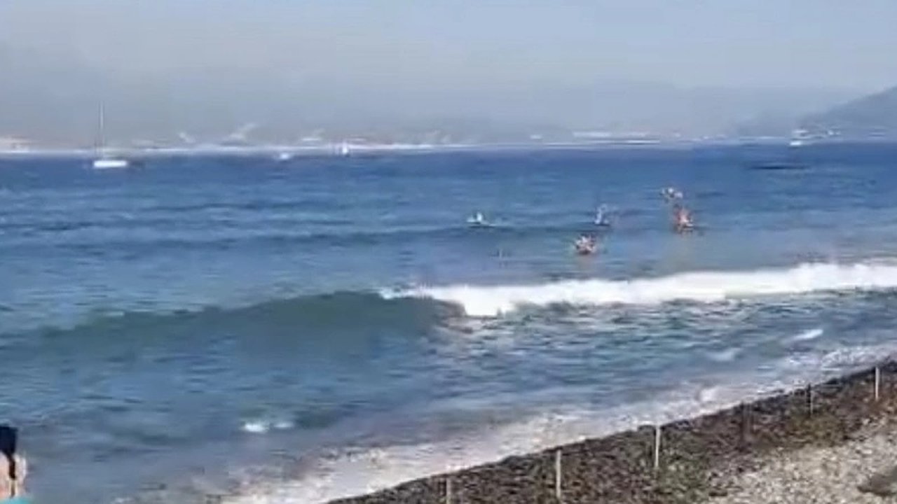 Главная картинка новости: Новороссийск на пороге шторма: людей призывают к осторожности