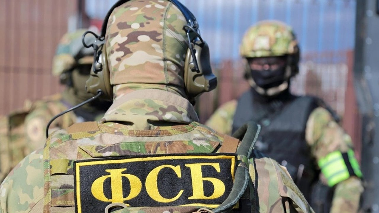 Главная картинка новости: Сотрудники ФСБ пресекли незаконную миграционную деятельность
