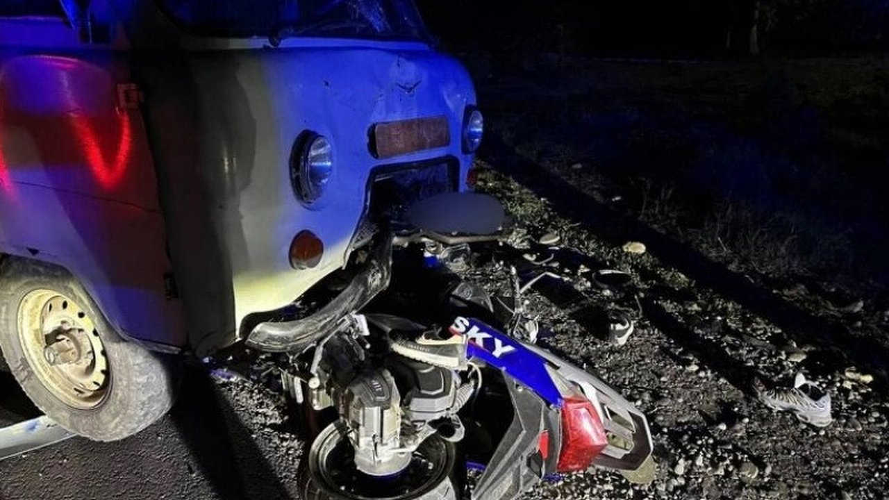 Главная картинка новости: Момент смертельного ДТП на Кубани с участием подростков попал на видео