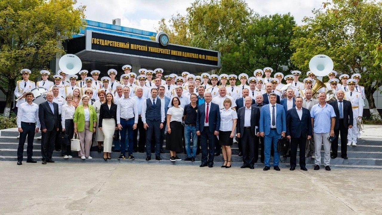 Главная картинка новости: Выездной семинар ректоров транспортных вузов прошел в Новороссийске