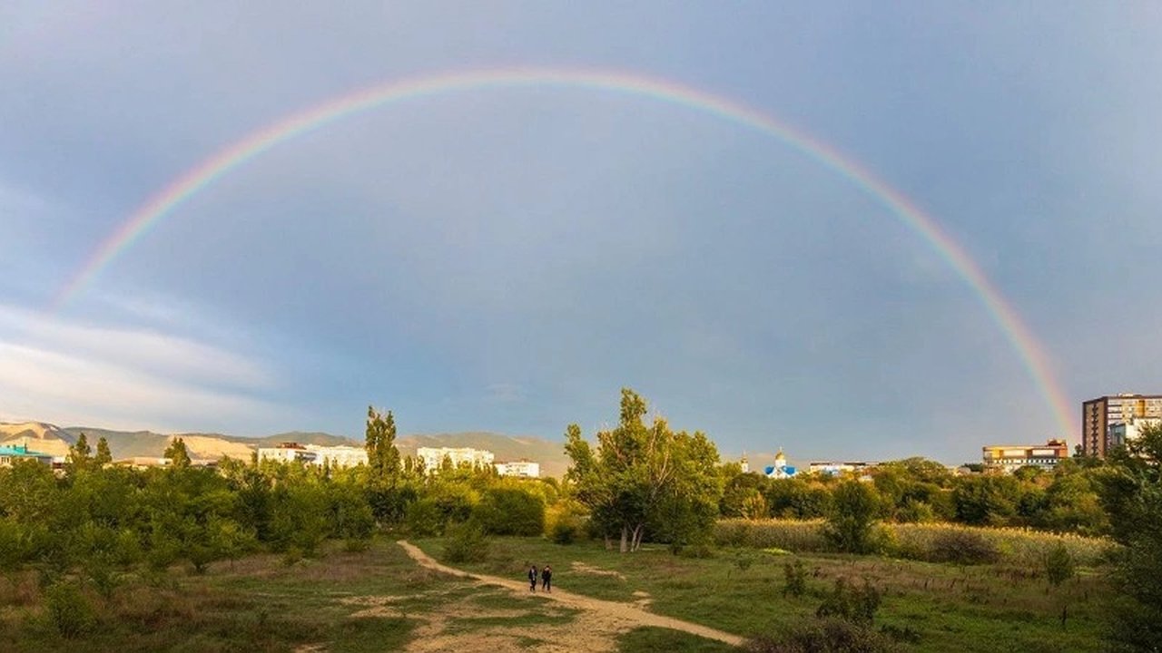 Главная картинка новости: Комета Цзыцзиньшань-Атлас: Главное астрономическое событие октября
