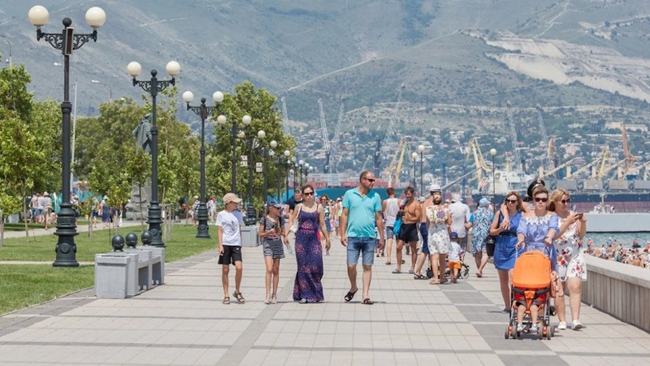 Главная картинка новости: Как отличить коренного новороссийца от приезжего