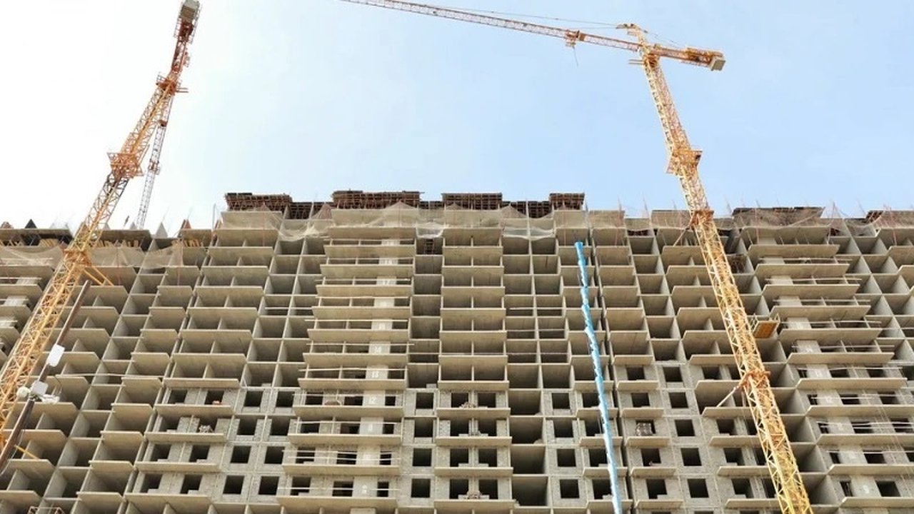 Главная картинка новости: В этом году в Новороссийске ввели в эксплуатацию в четыре раза меньше жилья