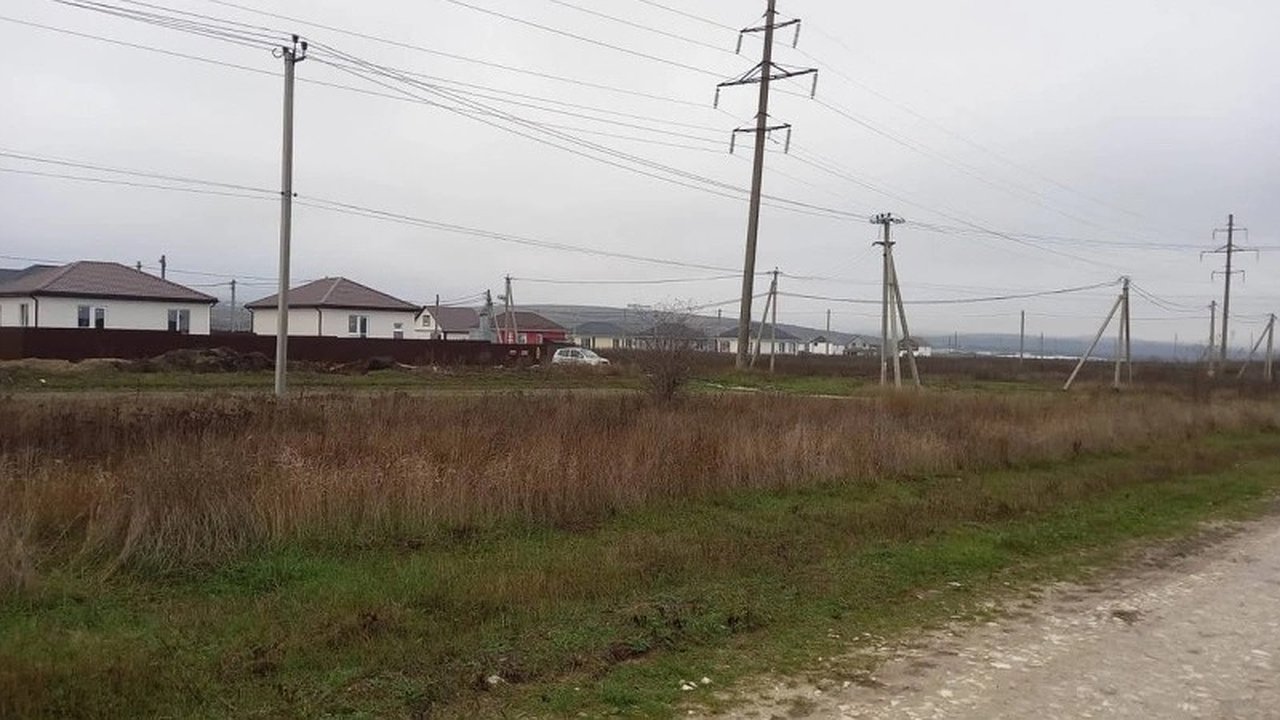 Главная картинка новости: В Новороссийске депутаты утвердили распределение земельных участков для многодетных семей