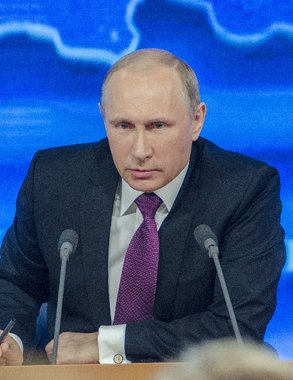 Путин подписал закон о списании долгов по кредитам для военных