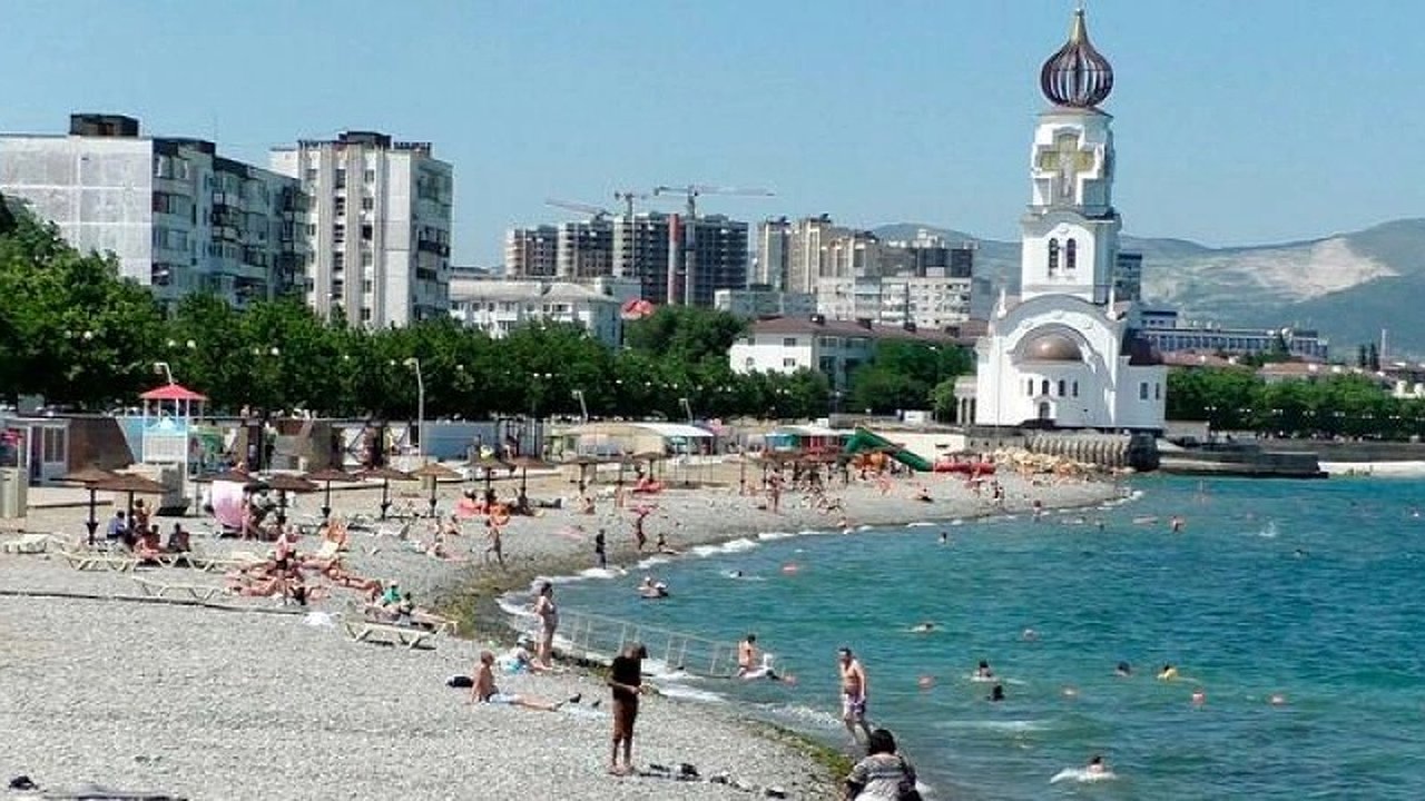 Главная картинка новости: Впечатления туристки о Новороссийске: реальность порта