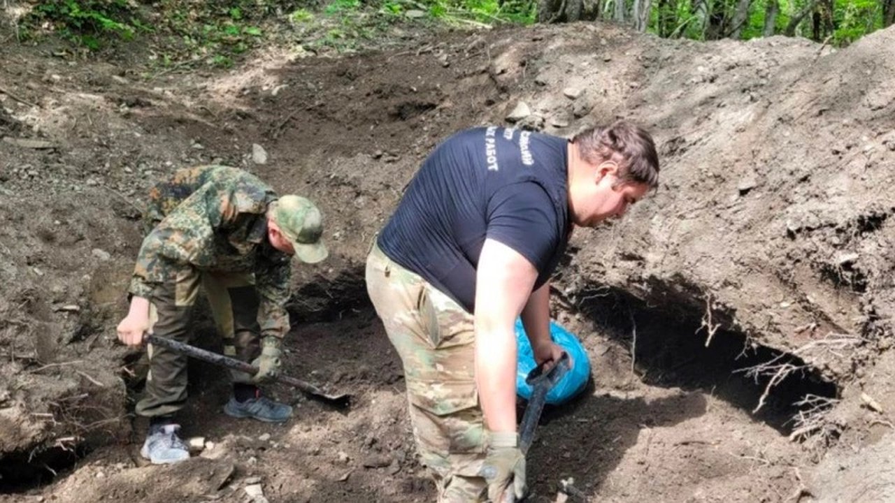 Главная картинка новости: В Новороссийске найдена новая расстрельная яма времен Великой Отечественной войны: останки 90 человек, включая детей
