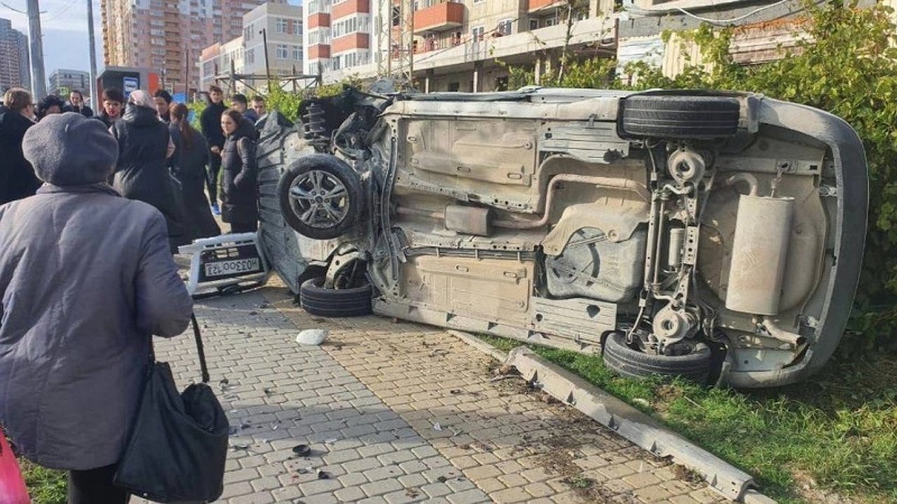 Главная картинка новости: Девочка, пострадавшая в ДТП в Новороссийске, пришла в сознание и продолжает лечение