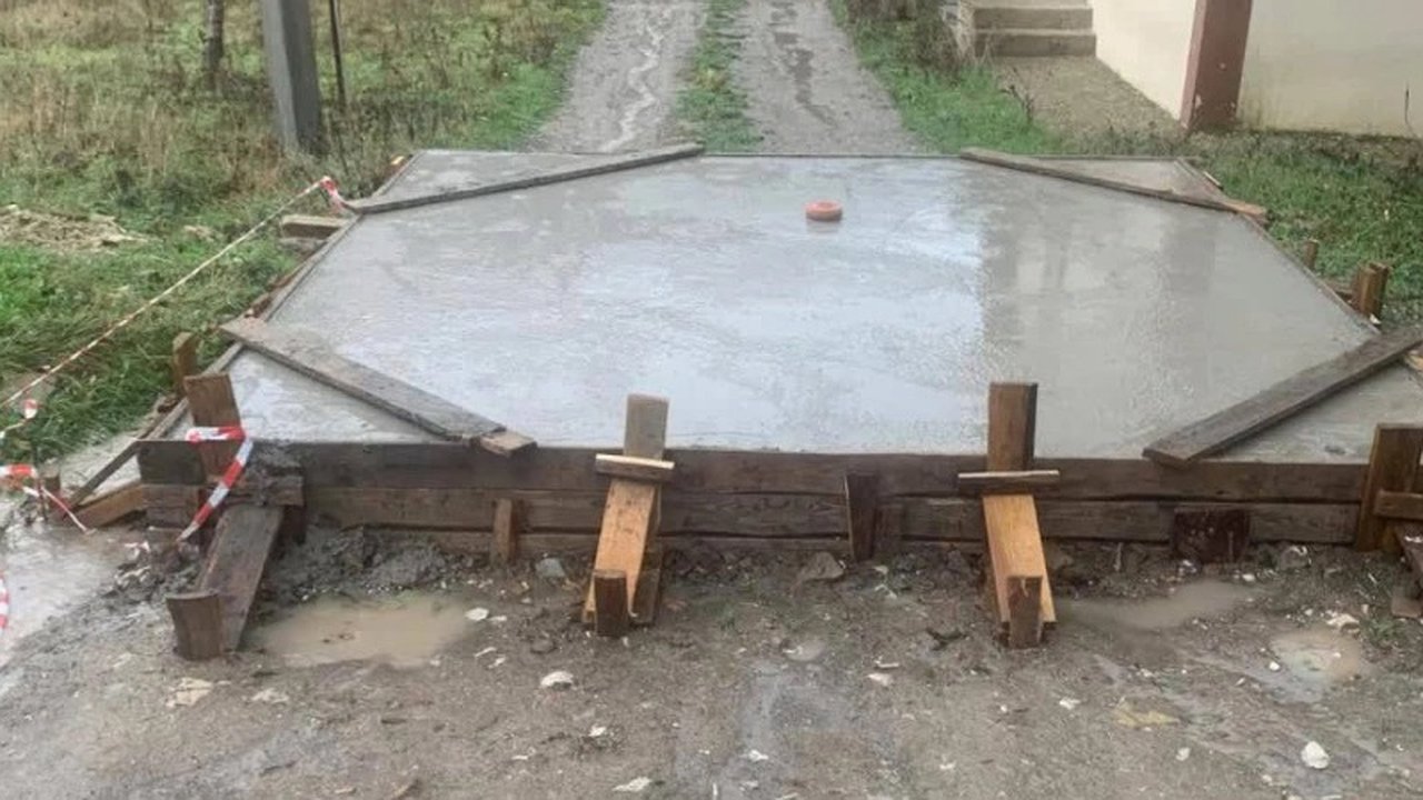 Главная картинка новости: В Новороссийске власти проверят законность строительства на дороге