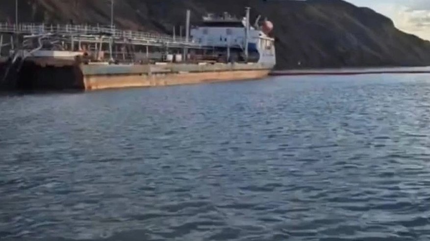 Главная картинка новости: В Новороссийск доставлено высокотехнологичное оборудование для откачки нефтепродуктов