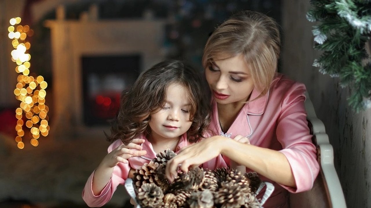 Главная картинка новости: Новогодние каникулы: укрепляем семейные связи через веселые занятия