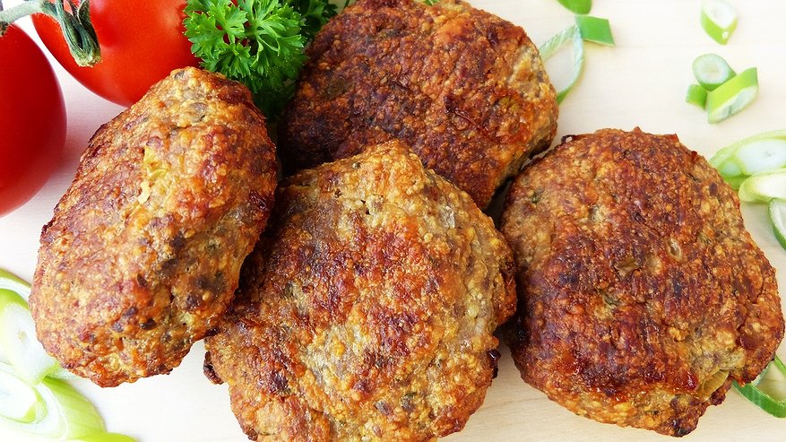 Главная картинка новости: Чайная ложка в фарш – и котлеты будут словно весеннее облачко: воздушные и сочнейшие