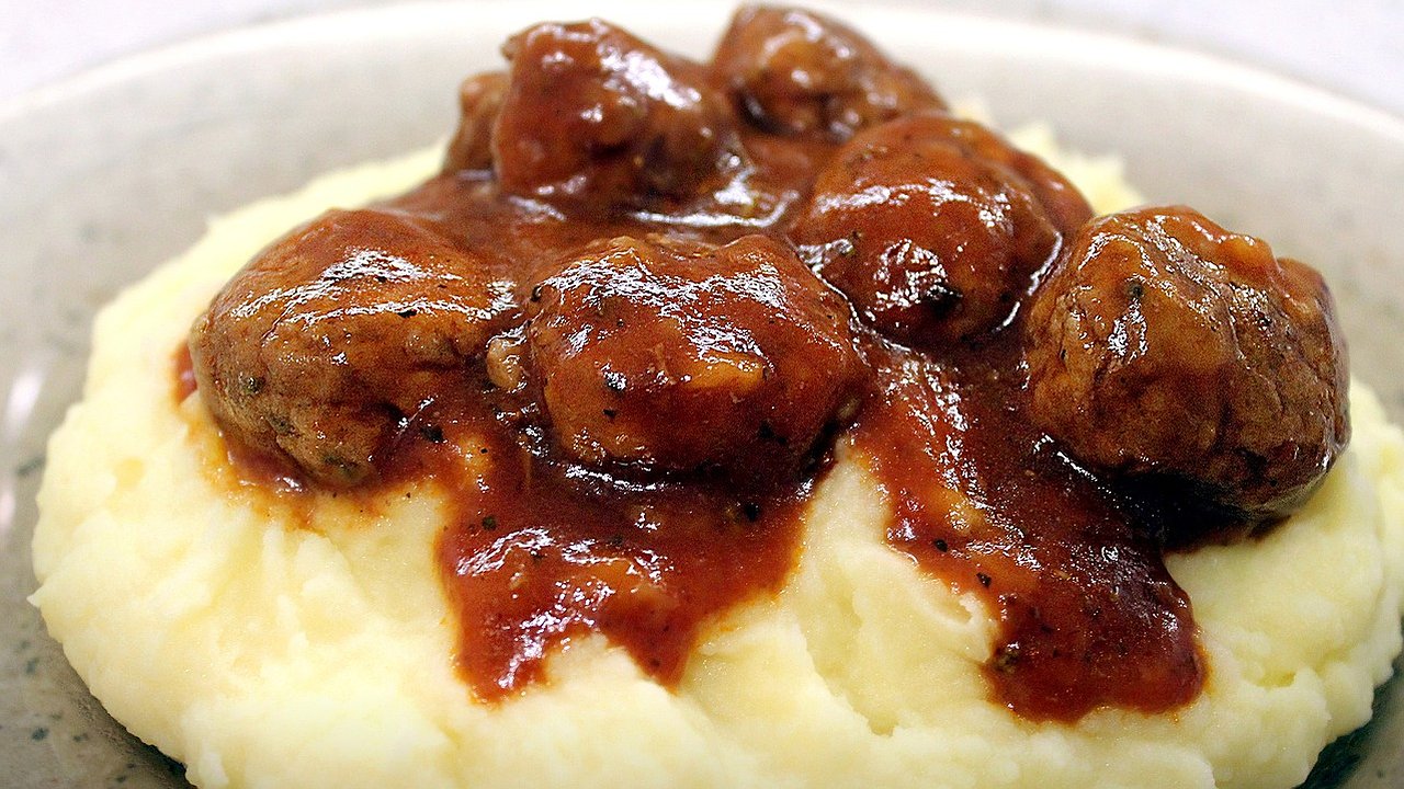 Главная картинка новости: Эту заливку для котлет делали все хозяйки в СССР – получаются супер сочными и вкусными