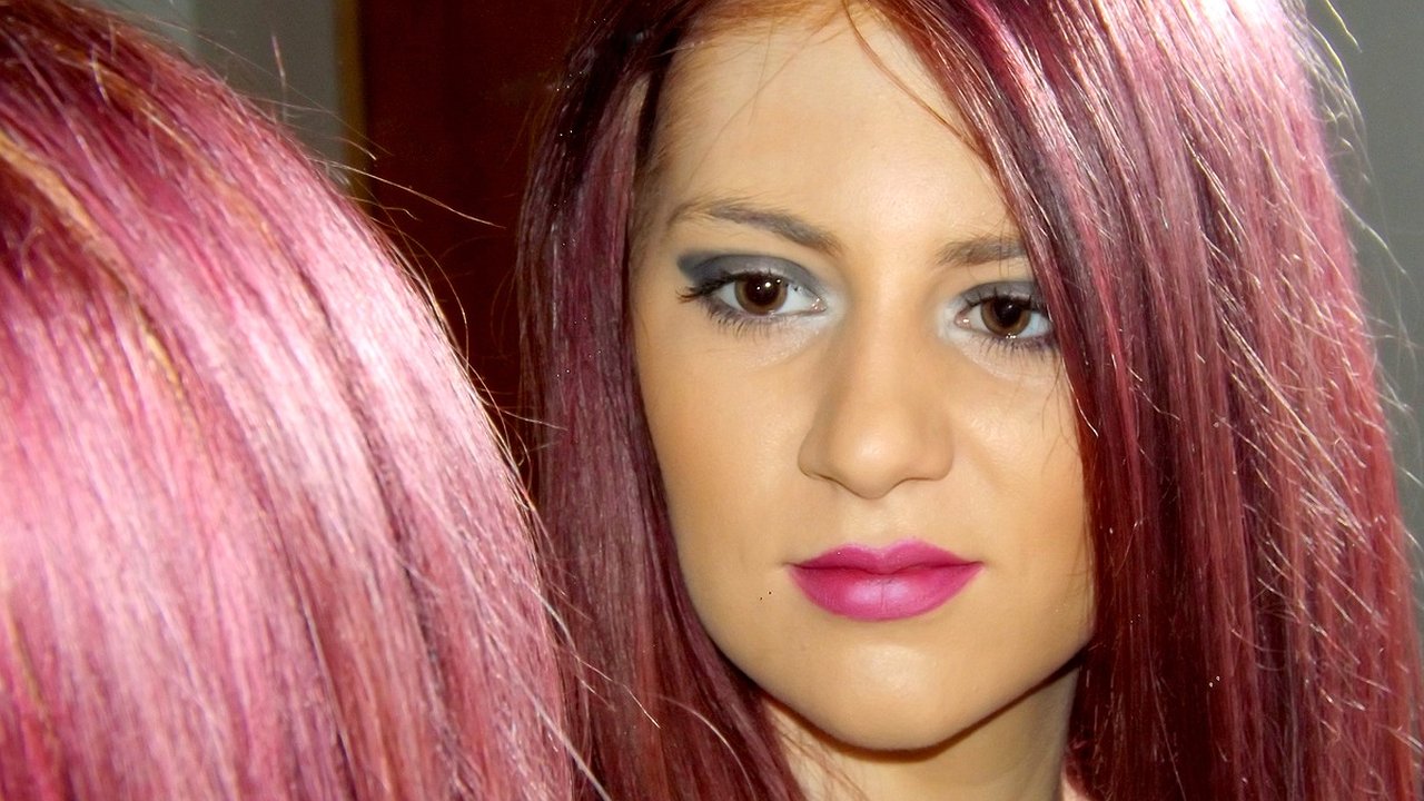 Главная картинка новости: Подчеркнут не только морщины: такие четыре оттенка волос всегда прибавляют возраст — избегайте их