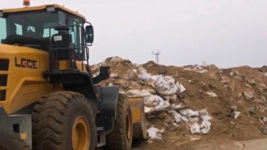Главная картинка новости: В Воскресенском организованы площадки для временного хранения загрязненного песка