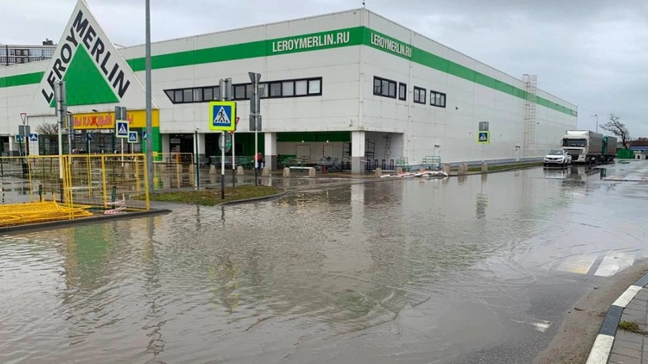 Главная картинка новости: Проблема подтопления дороги в Цемдолине будет решена только летом