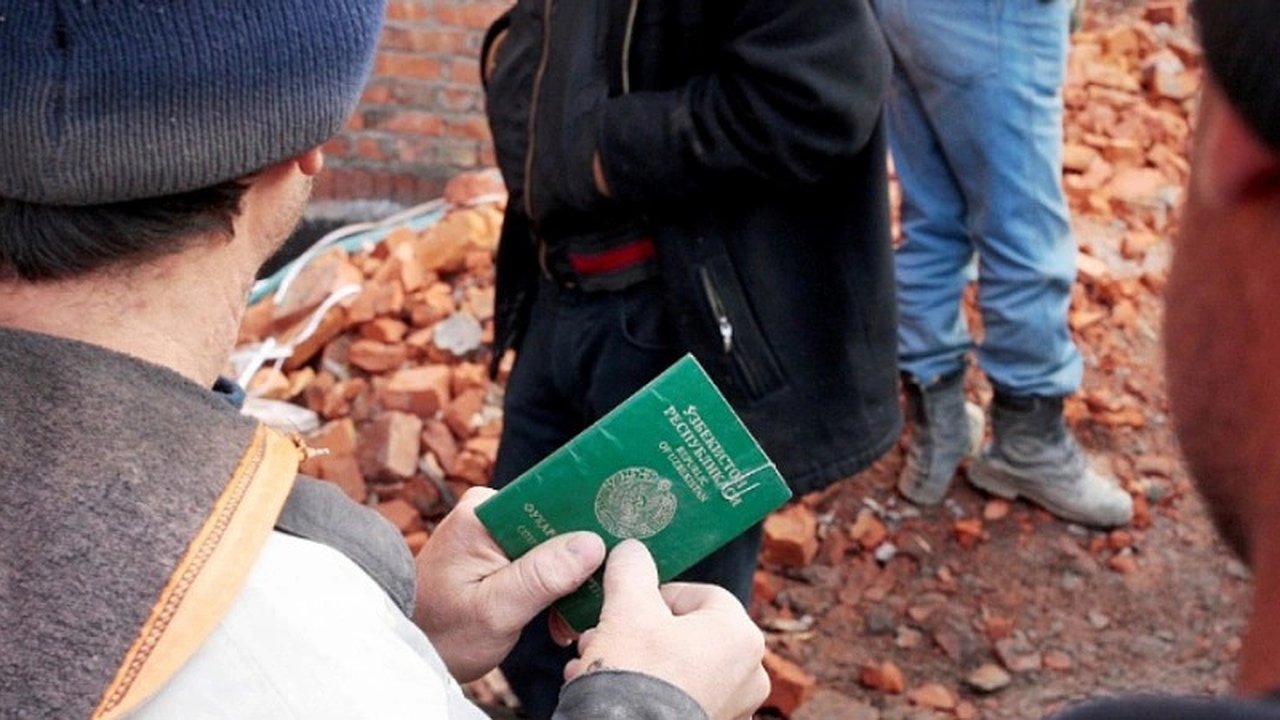 Главная картинка новости: В Краснодаре разоблачена ОПГ, обеспечивавшая фиктивную регистрацию для 2285 иностранных граждан