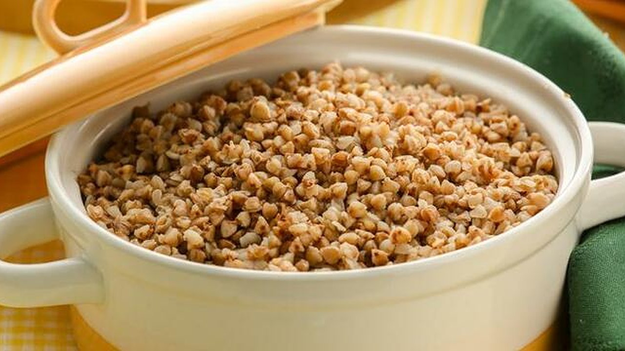 Главная картинка новости: Не всегда полезна: врачи рассказали, с чем нельзя сочетать любимую крупу