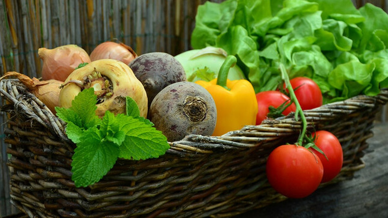 Главная картинка новости: Вы этого не знали: фрукты и овощи нужно мыть именно так