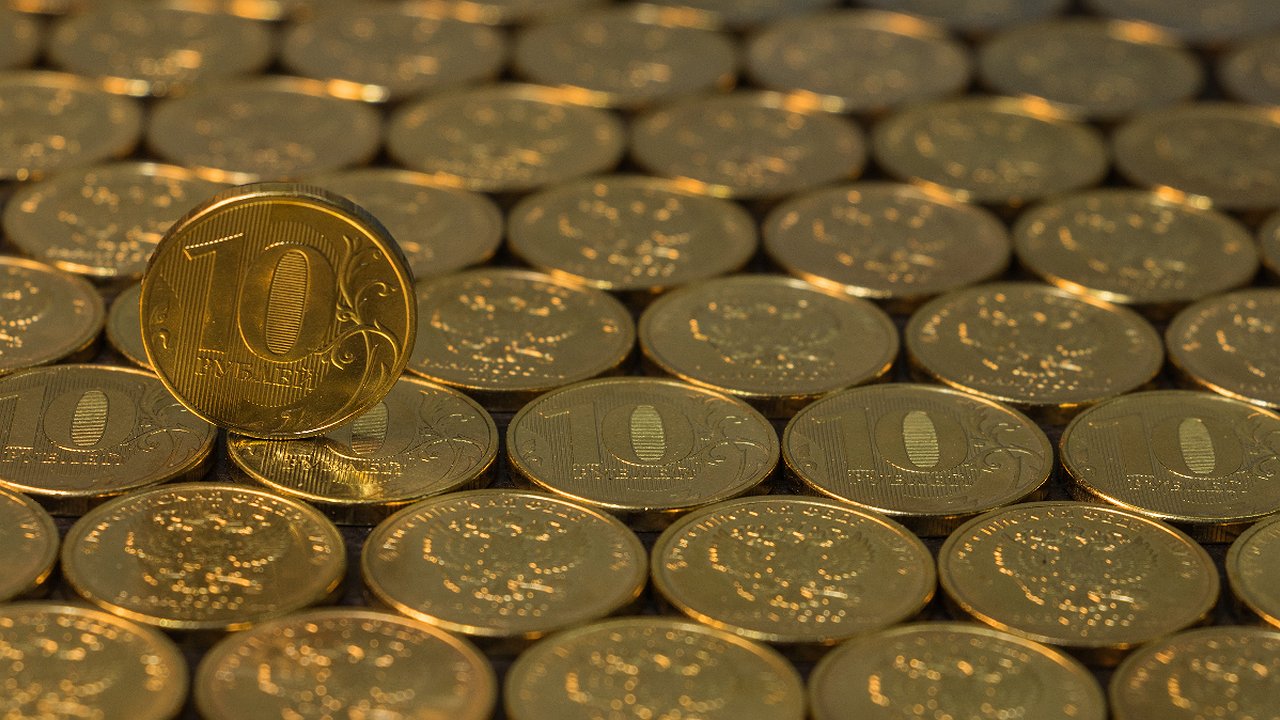 Главная картинка новости: Эпоха депозитов в России: стоит ли продолжать игру с высокими ставками?