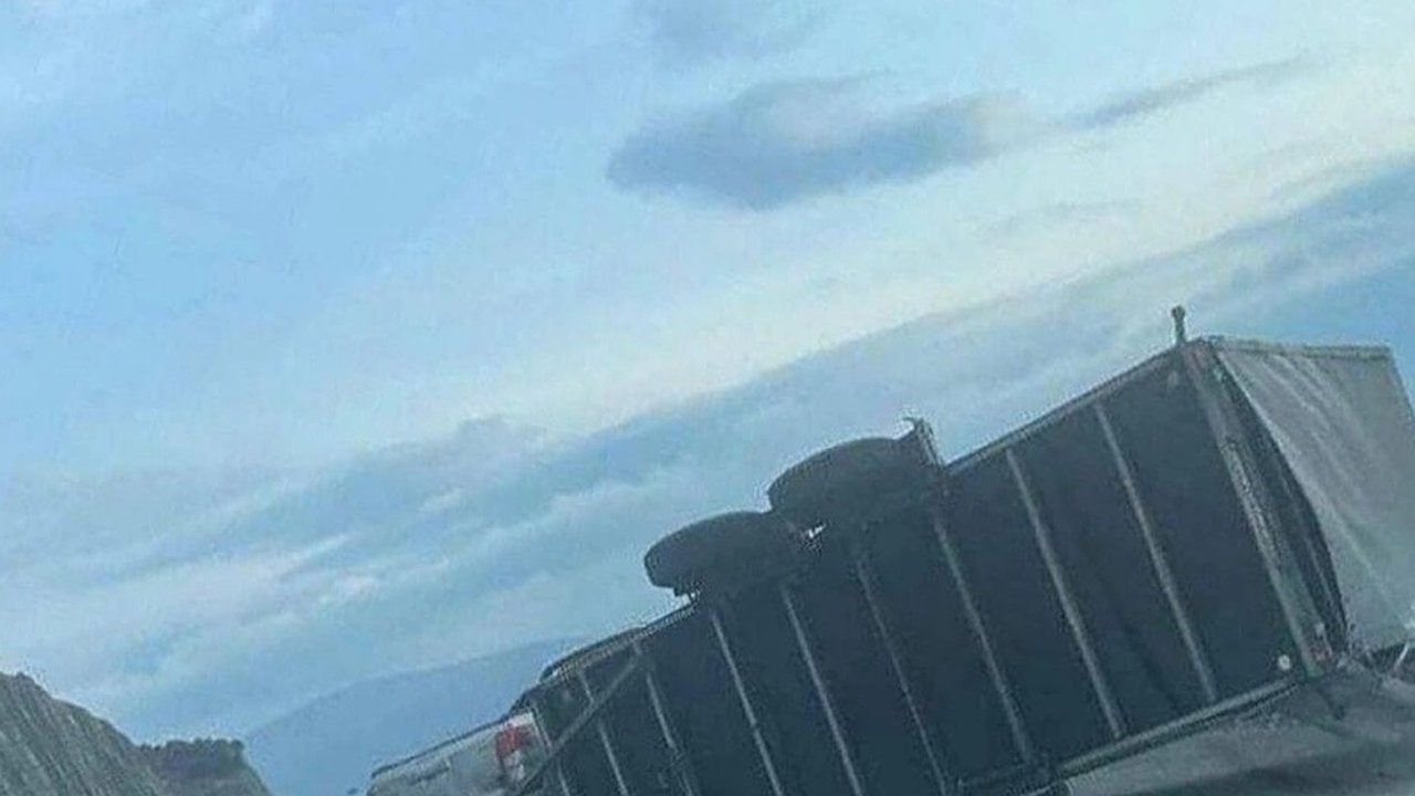 Главная картинка новости: Снятие ограничения на движение грузового транспорта в Кабардинку