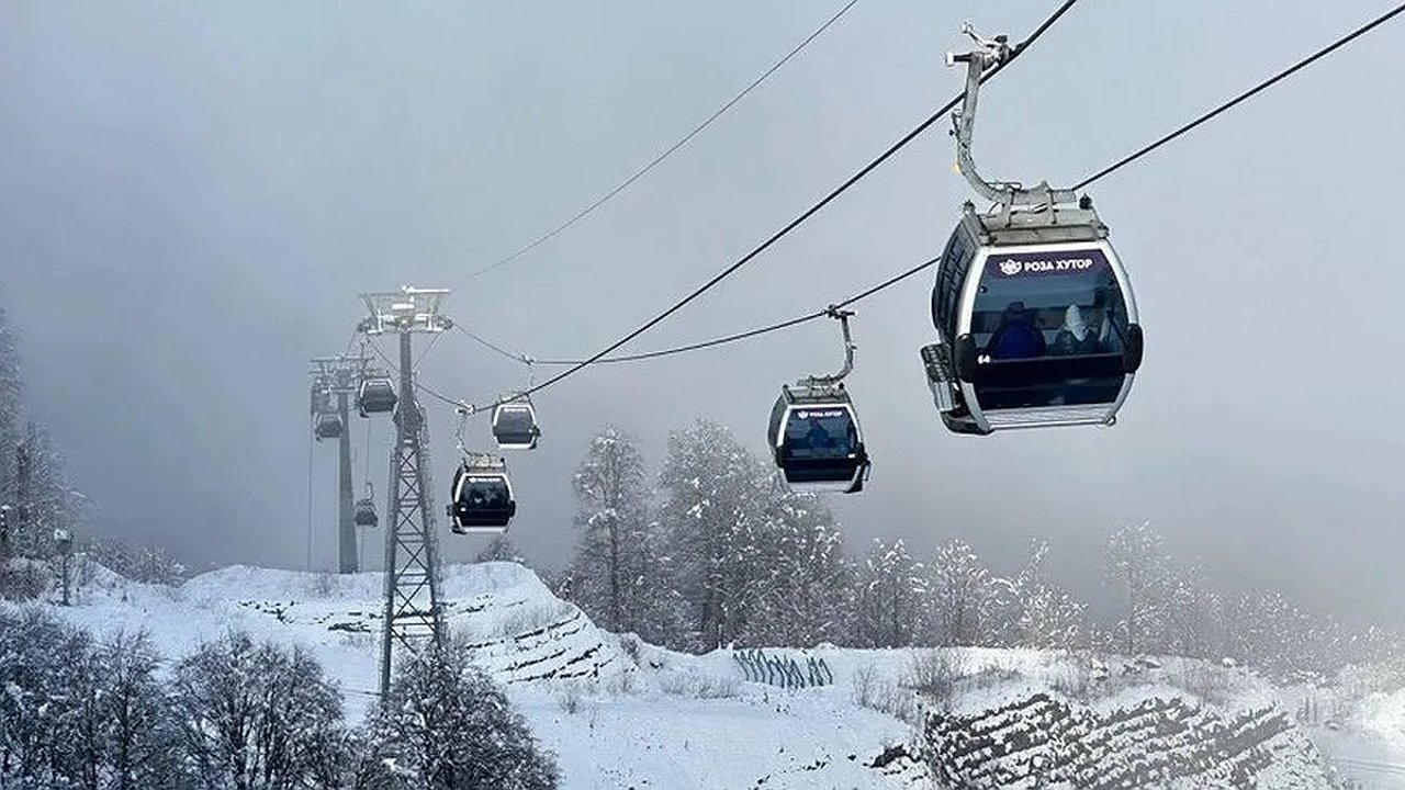 Главная картинка новости: Зимние развлечения в Краснодарском крае: наслаждайтесь снежными пейзажами