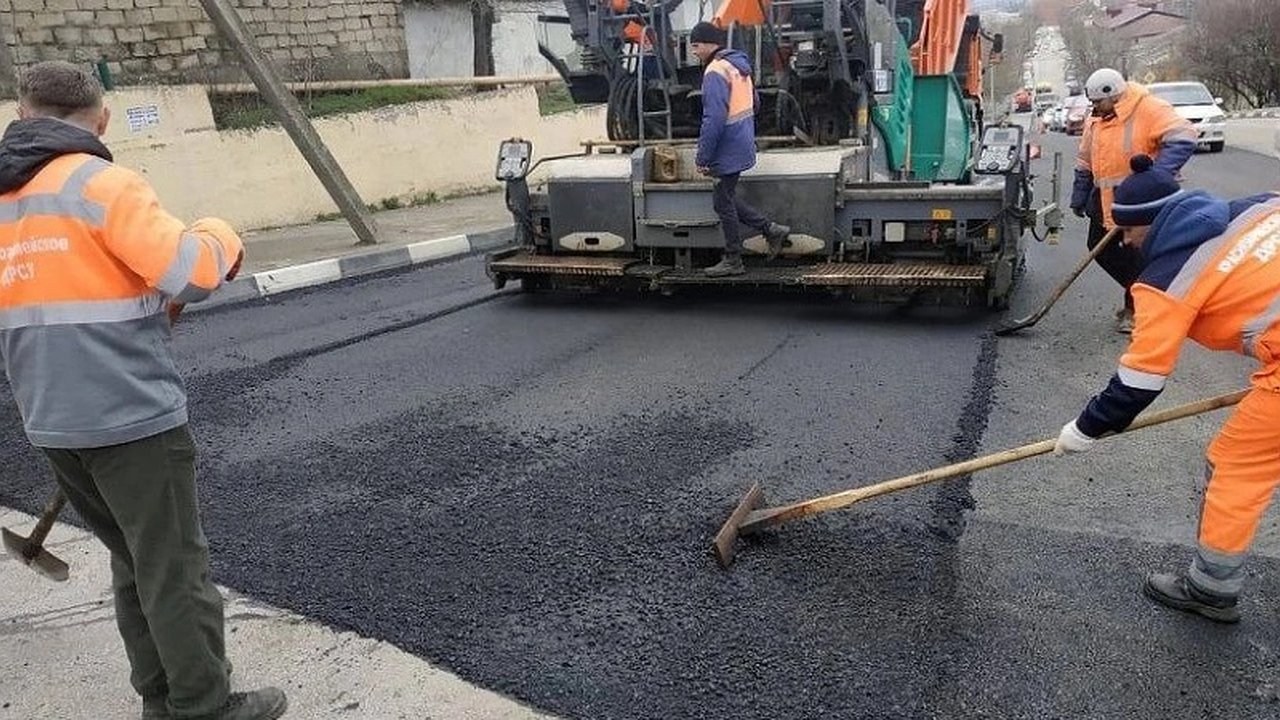 Главная картинка новости: Новороссийск готовится к масштабному обновлению дорожной инфраструктуры в 2025 году